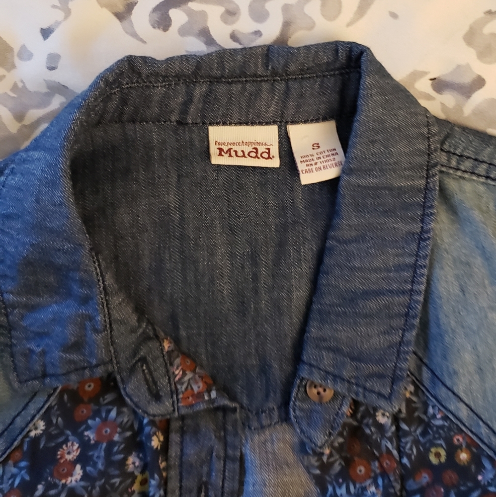 Light Denim Button Up - Picture 4 of 4